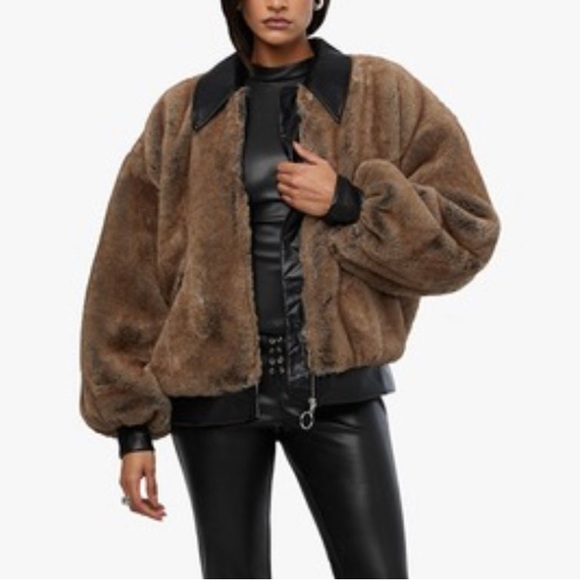 NWT WeWoreWhat faux fur bomber jacket, size Large. - Picture 5 of 11